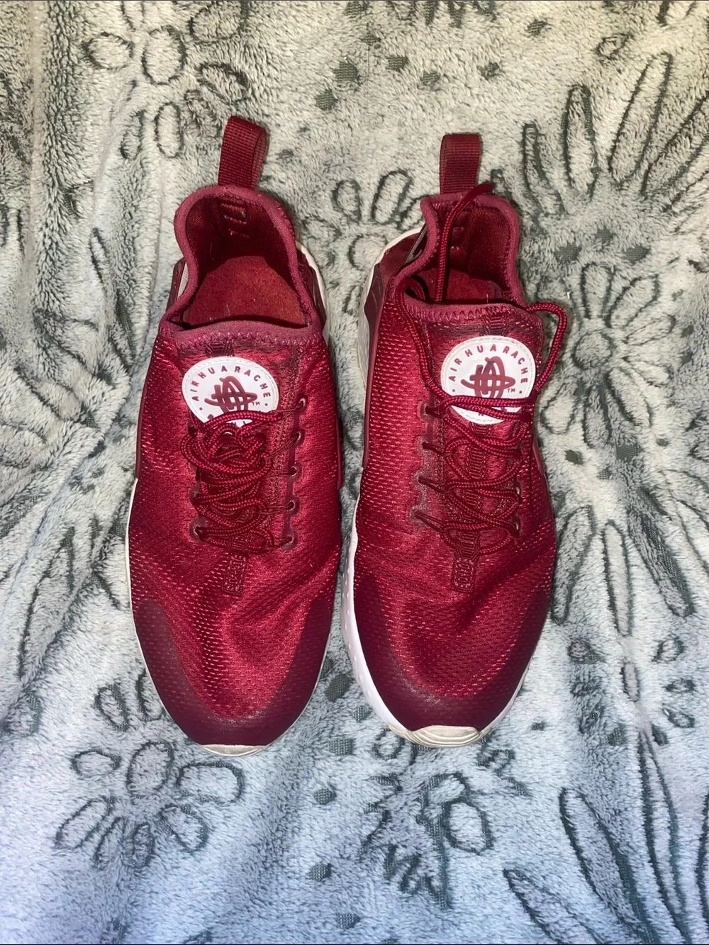 Nike Air Huarache Women's Athletic Shoes in Burgundy Red